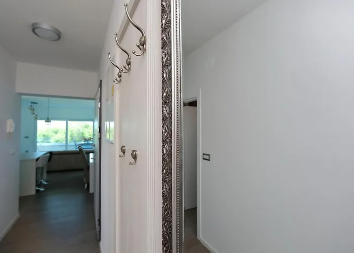 Marina S Pogledom, Appartement *