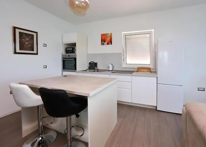 Appartement Marina S Pogledom, *