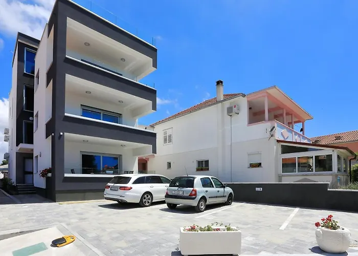 Marina S Pogledom, Appartement *