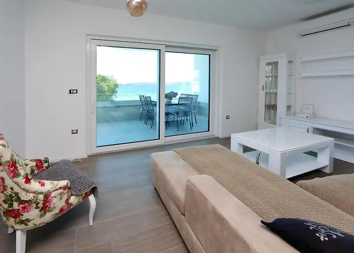 Marina S Pogledom, Appartement