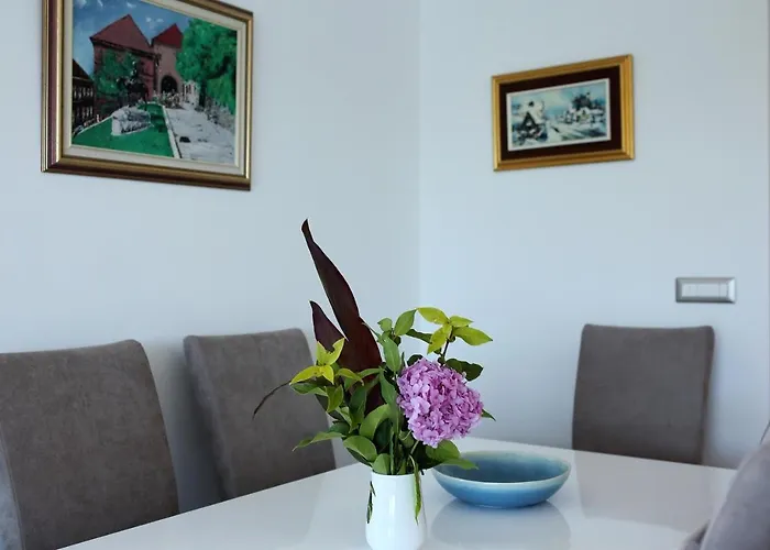 Marina S Pogledom, Appartement