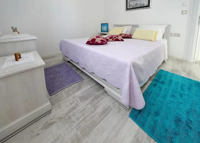 Appartement Marina S Pogledom,