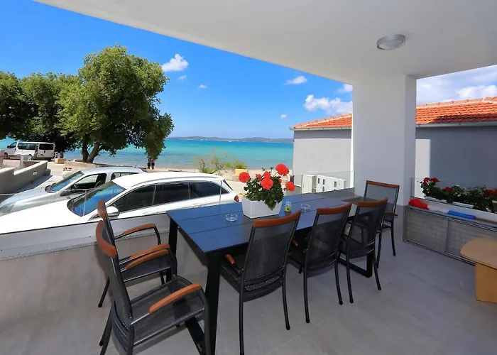Marina S Pogledom, Appartement *