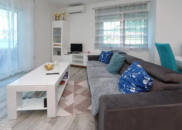 Marina S Pogledom, Appartement *