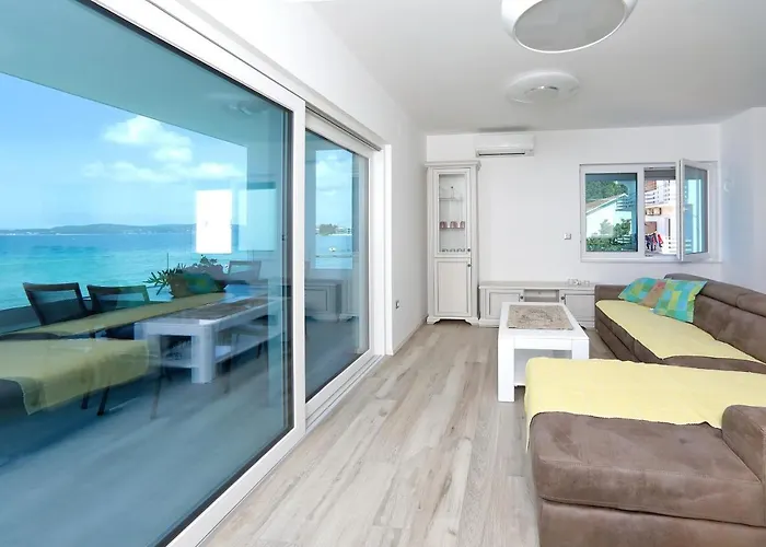 Marina S Pogledom, Appartement *
