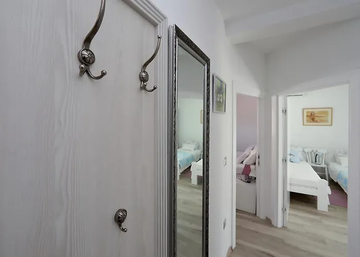 Appartement Marina S Pogledom, *
