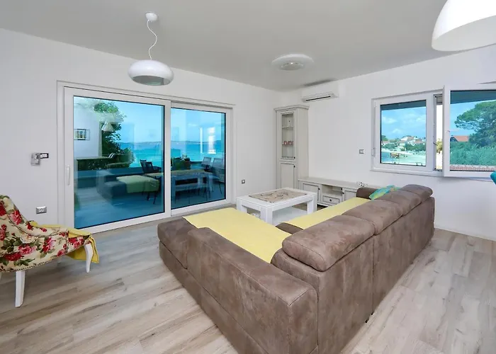 Appartement Marina S Pogledom,