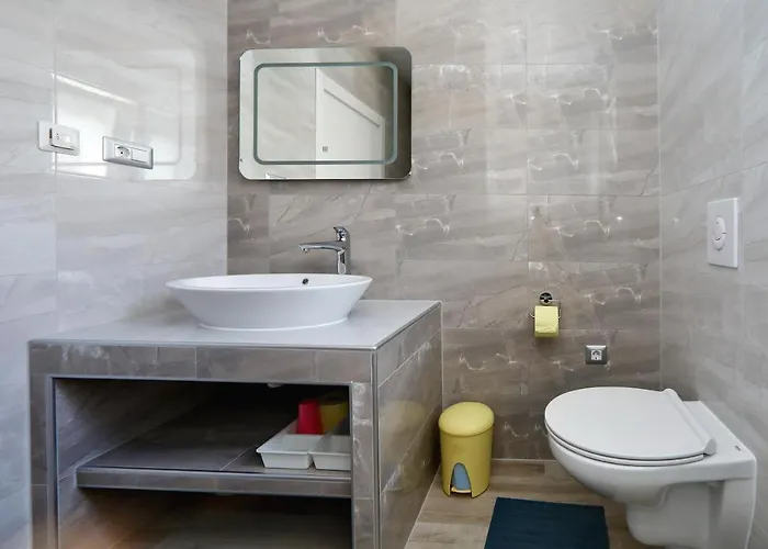 Marina S Pogledom, Appartement
