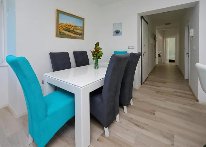 Marina S Pogledom, Appartement *