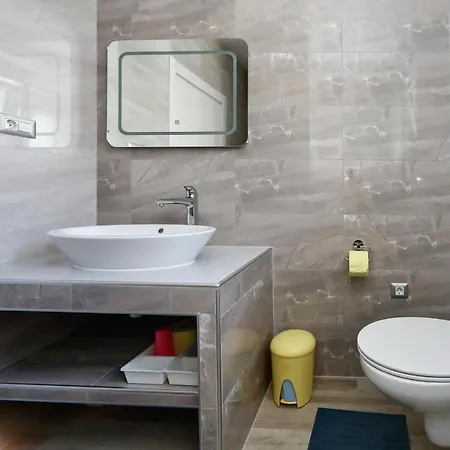 Marina S Pogledom, Apartment