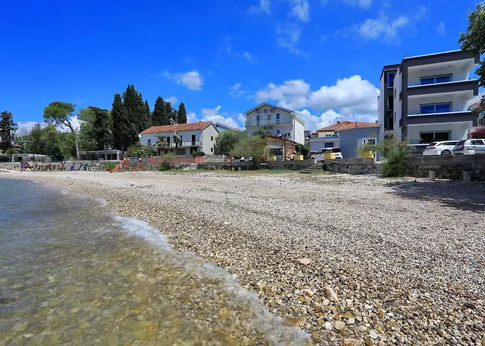 Marina S Pogledom, *