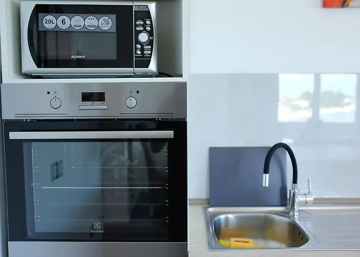 Marina S Pogledom, Sukošan